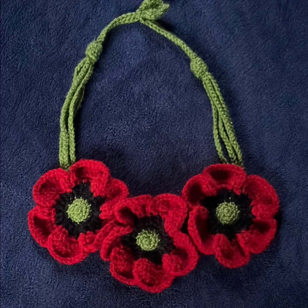 Handcrafted Red and Green Floral Necklace